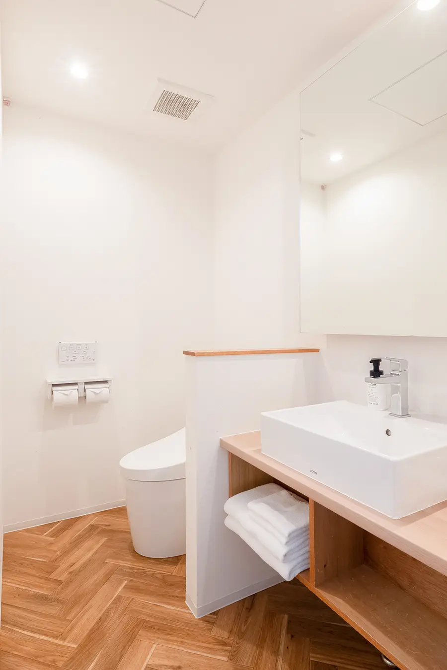 新館<br>和室<br>(シャワーブース)