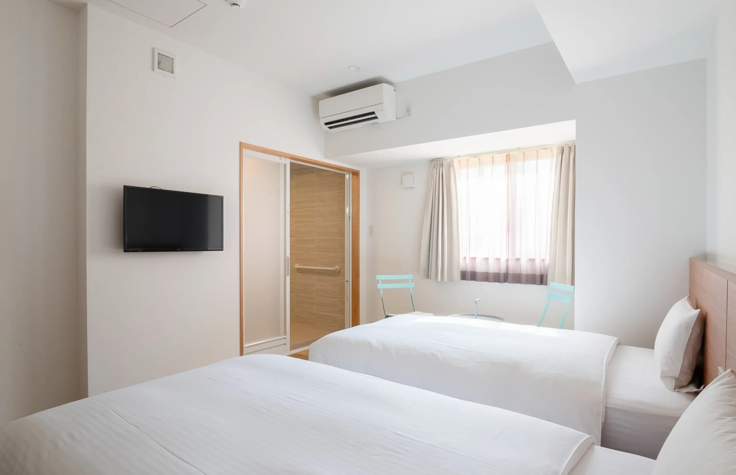 新館<br>ユニバーサルルーム<br>(ユニットバス)